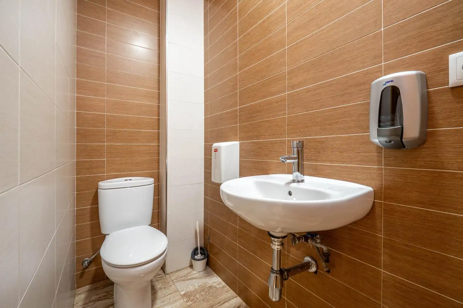 Business premises for sale in Avenida del Doctor Olóriz, imagen 30