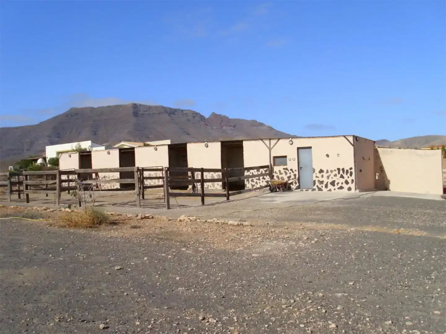 Vista exterior de Finca rústica en venta en Tuineje con Jardín privado, Parquet y Amueblado