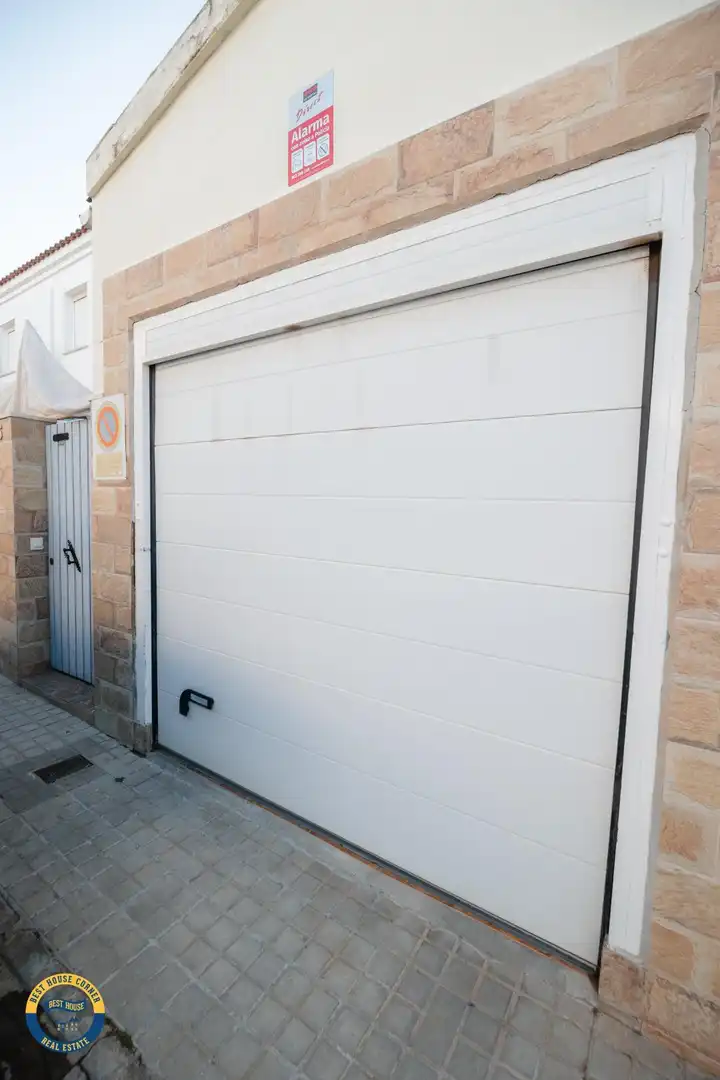 Parking de Casa adosada en venta en Los Santos de Maimona con Aire acondicionado y Terraza