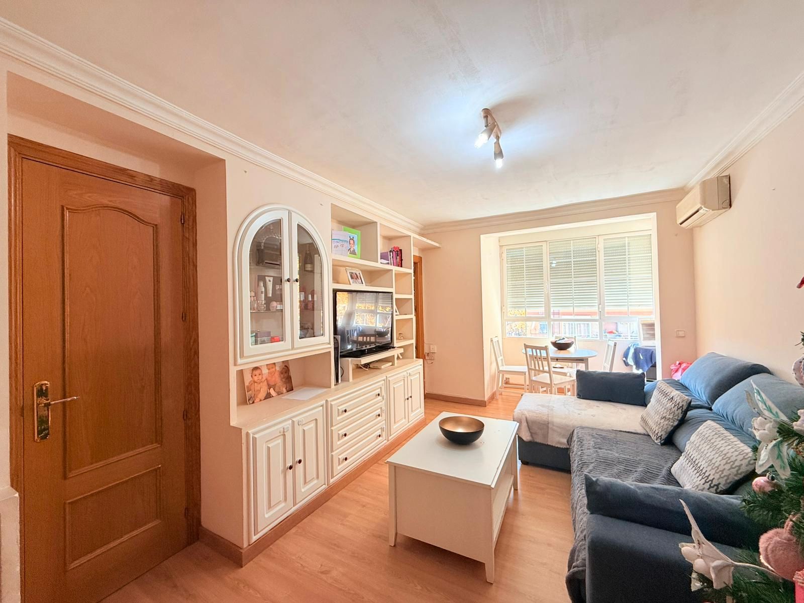 Living room of Flat for sale in  Madrid Capital  with Heating and Terrace