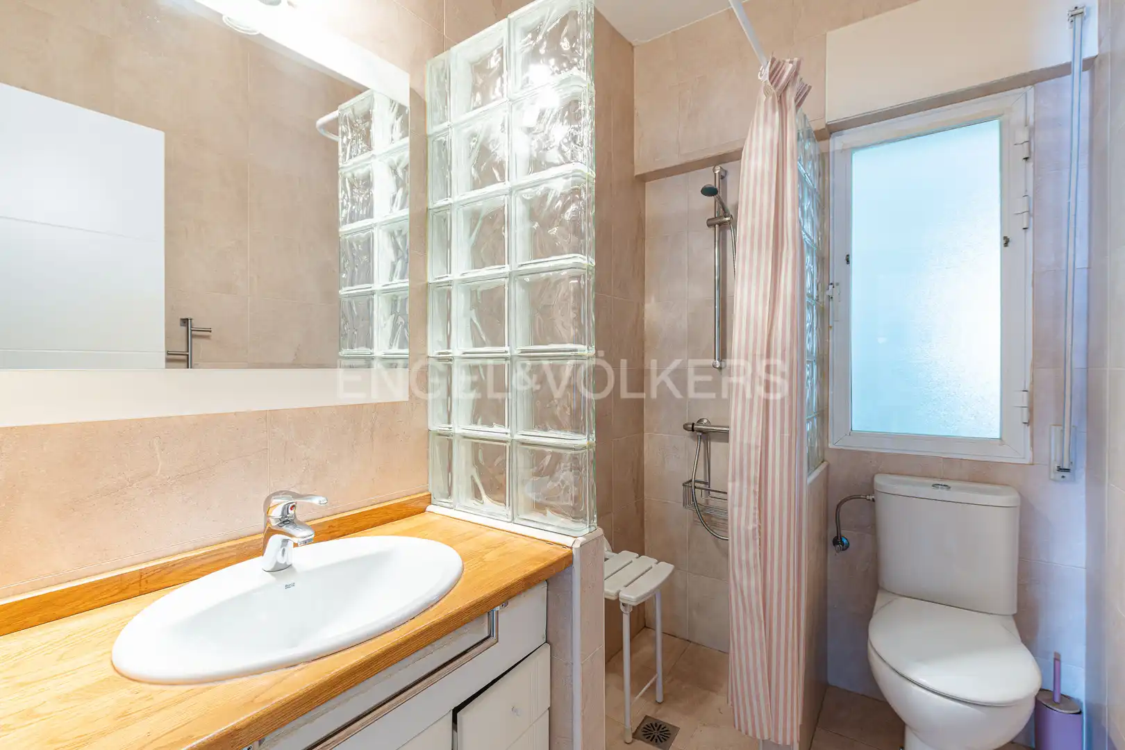 Bathroom of Houses for sale in Valdemorillo  with Heating, Private garden and Parquet flooring