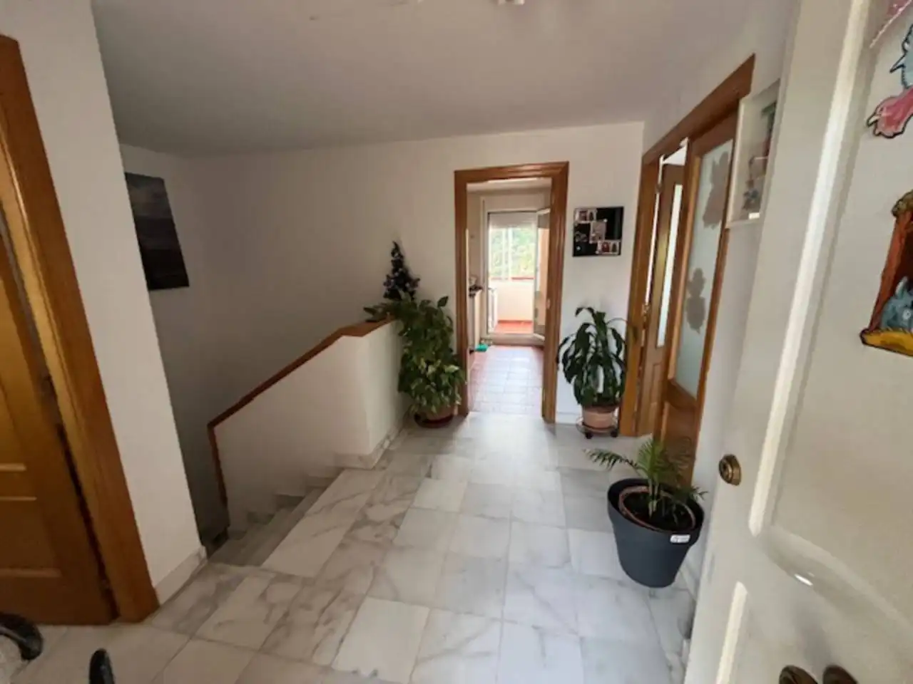 Einfamilien-Reihenhaus zum Verkauf in Estepona mit Klimaanlage, Privatgarten und Parkett