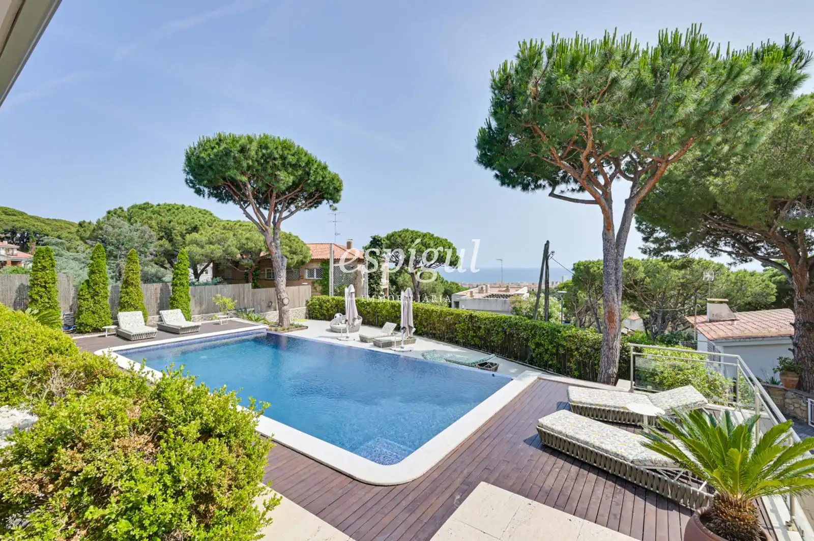 House with terrace for sale in Jaume Balmes