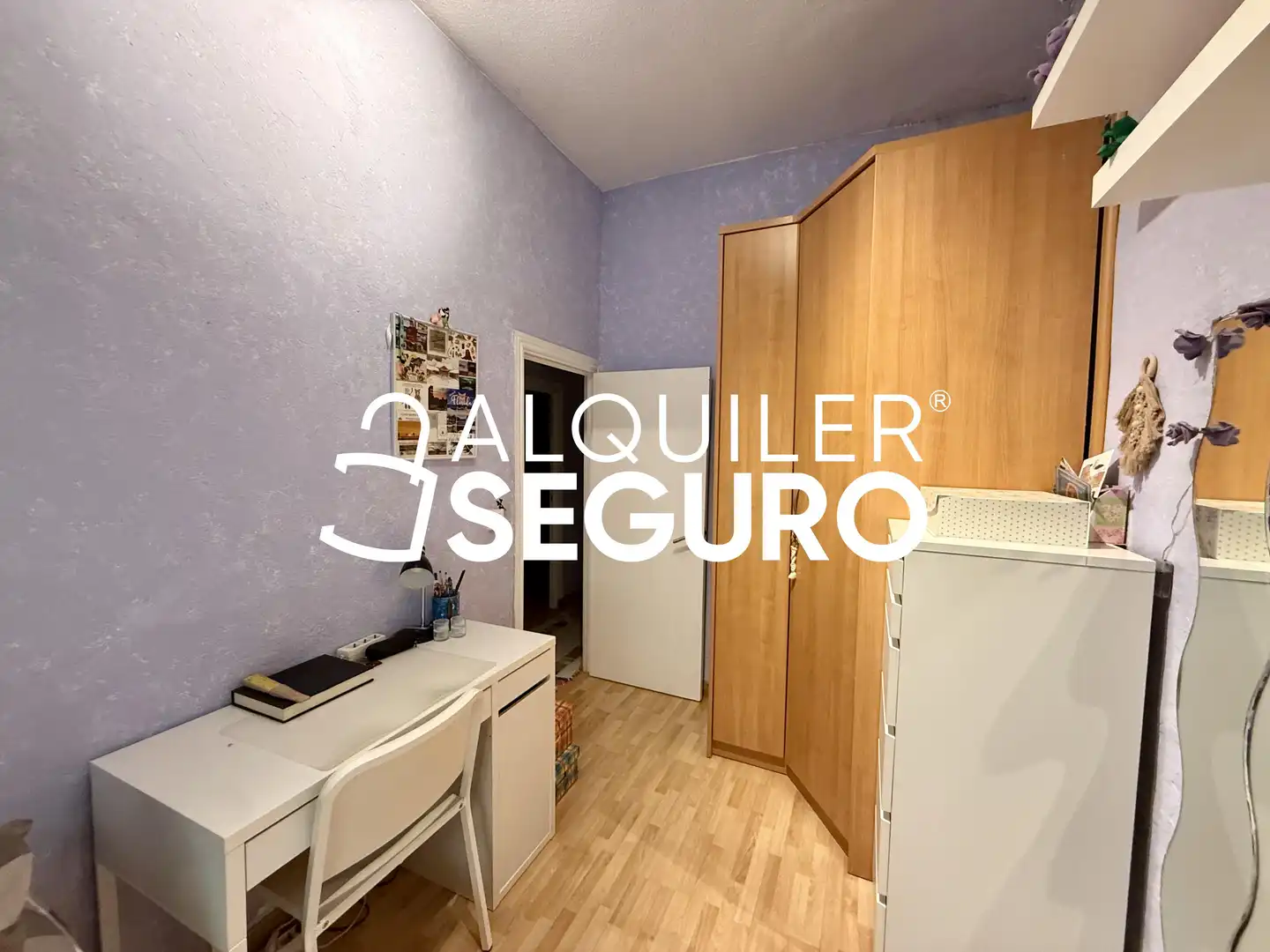 Bedroom of Flat for rent in Juan de la Cierva