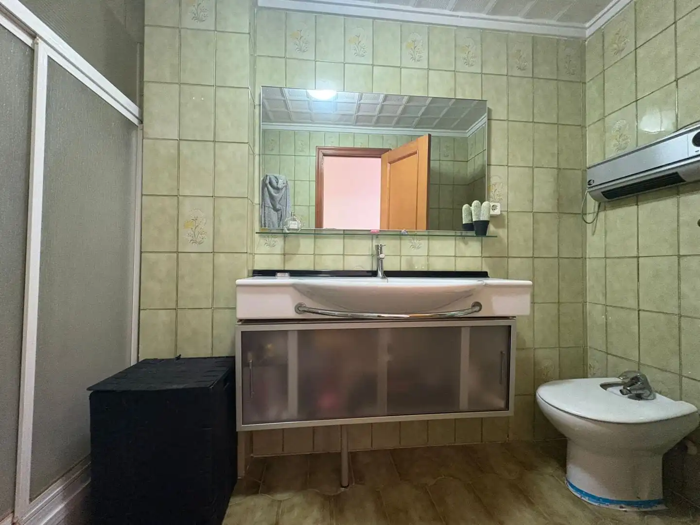 Bathroom of Houses for sale in Sueca  with Air Conditioner, Terrace and Storage room