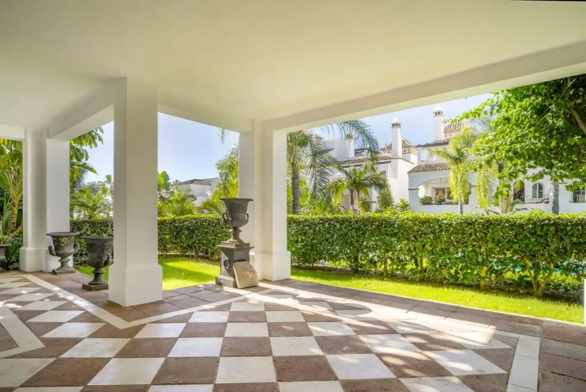 Terrassa de Planta baixa en venda en Marbella amb Aire condicionat, Calefacció i Jardí privat