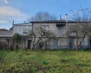 Vista exterior de Casa o xalet en venda en O Saviñao  amb Calefacció, Jardí privat i Terrassa