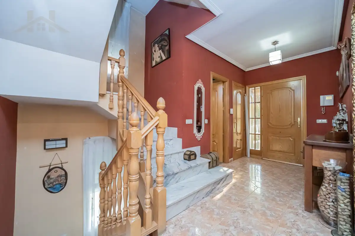 Casa aparellada amb terrassa en venda a Calle Sierra de Gredos 64, imagen 19