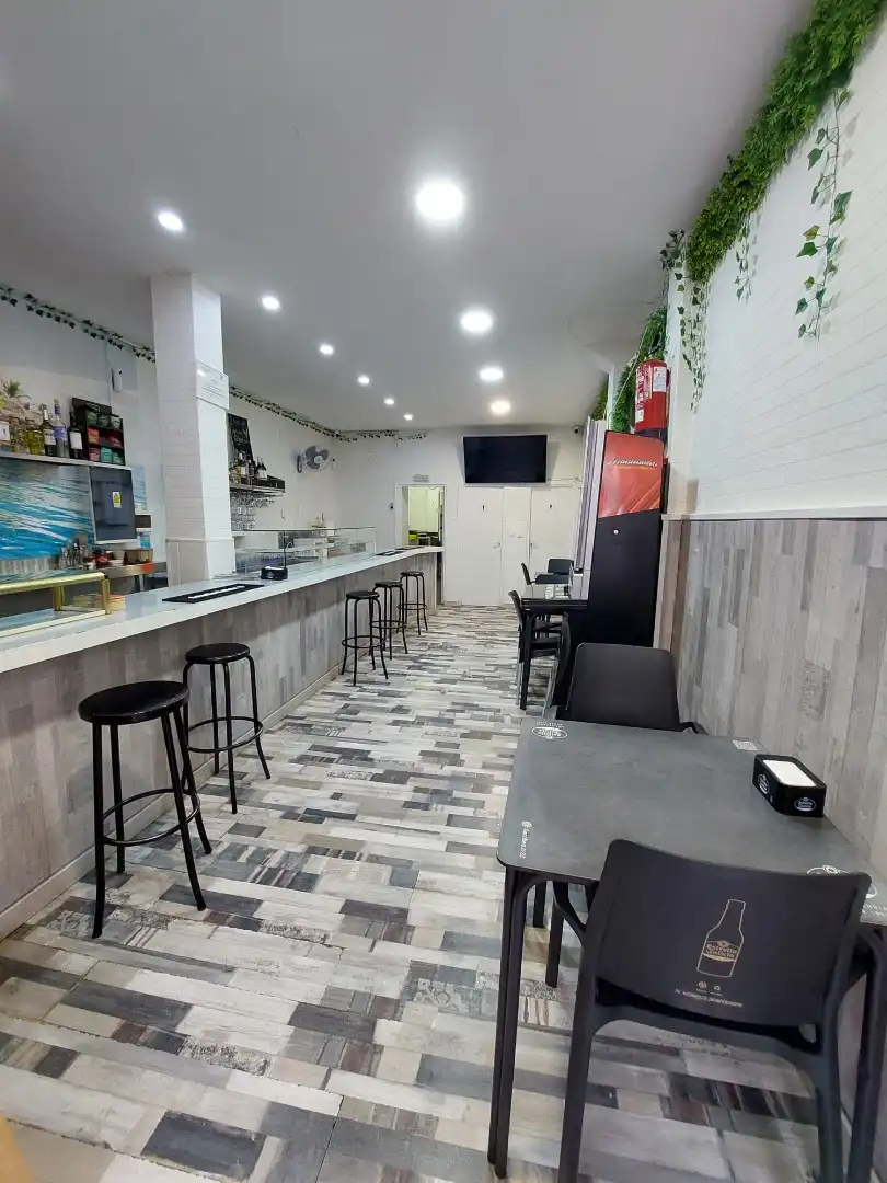 Local comercial de lloguer a Calle Princesa, imagen 2