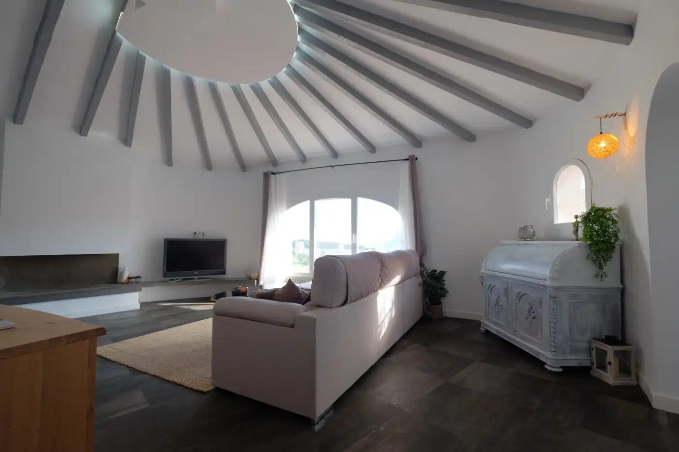 Sala d'estar de Casa o xalet en venda en Calpe / Calp amb Aire condicionat, Calefacció i Jardí privat