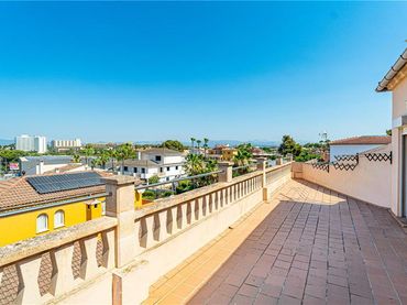 Casa con balcón en venta en Platja de Palma
