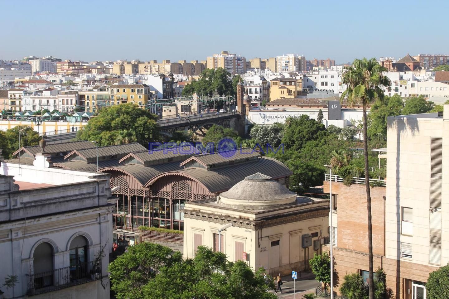 Exterior view of Flat for sale in  Sevilla Capital