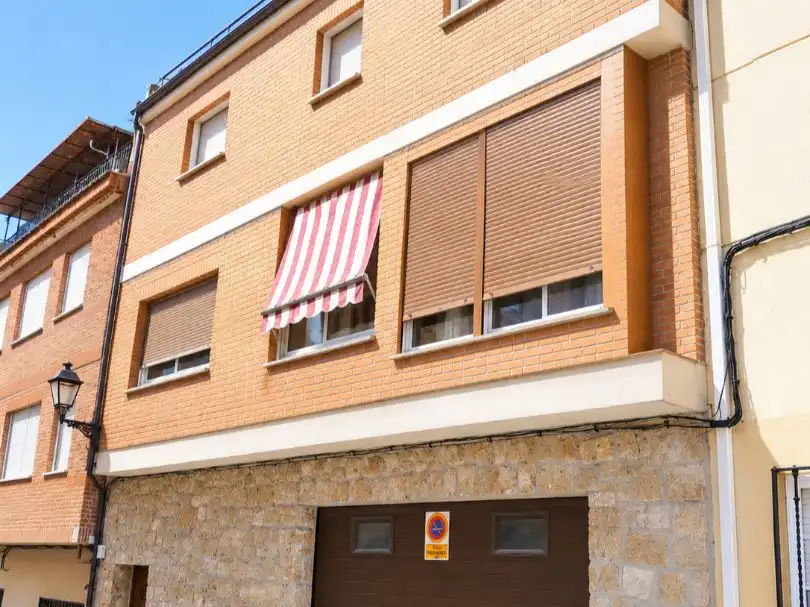 Vista exterior de Casa adosada de lloguer en Cabezuela del Valle amb Calefacció, Parquet i Terrassa