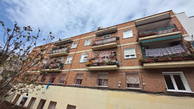 Piso en Venta en Valdeacederas