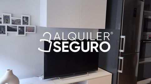Foto 3 de Piso de alquiler en Carlos V, La Calzada, Gijón