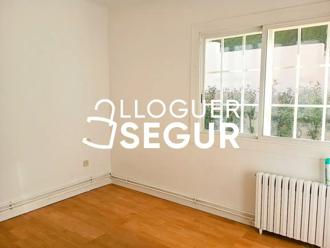 Dormitori de Casa o xalet de lloguer en Cox amb Calefacció, Terrassa i Traster