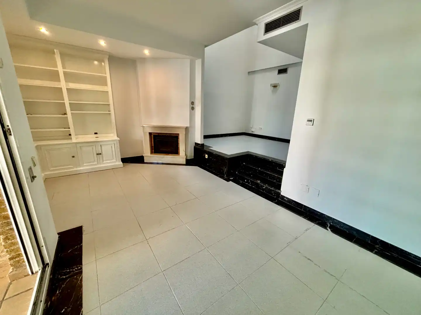 Casa adosada en venta en Alicante / Alacant con Aire acondicionado, Jardín privado y Terraza