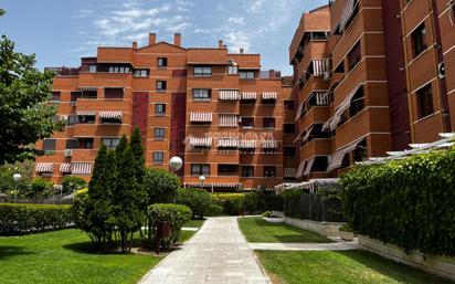 Exterior view of Flat for sale in Alcorcón  with Air Conditioner, Heating and Parquet flooring