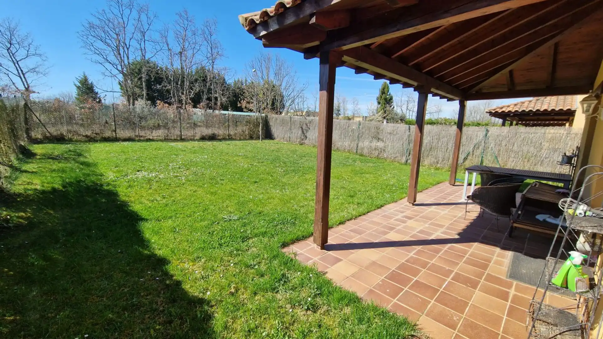 Garten von Haus oder Chalet zum Verkauf in Valverde de la Virgen mit Heizung, Parkett und Abstellraum