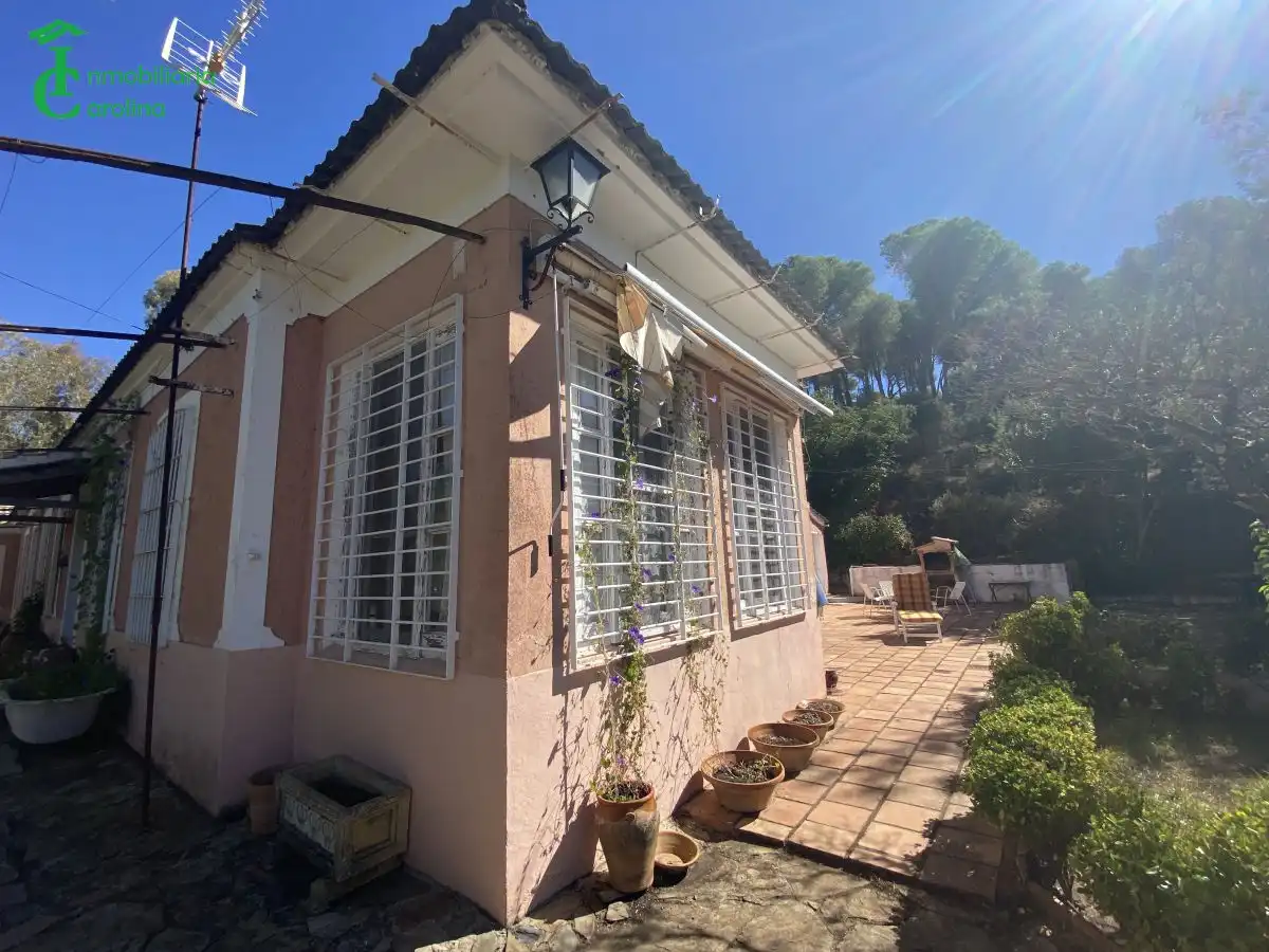 Vista exterior de Casa o xalet en venda en Baños de la Encina amb Piscina