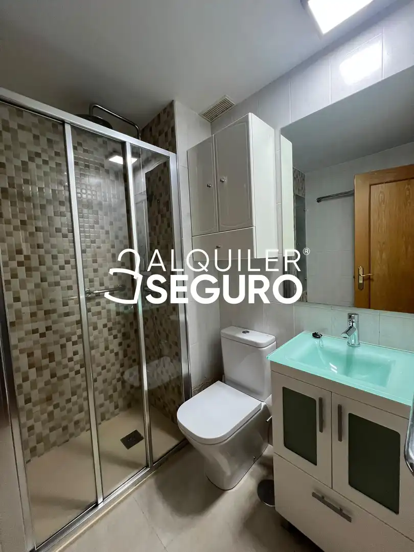 Bathroom of Flat for rent in Tres Cantos  with Air Conditioner, Heating and Swimming Pool