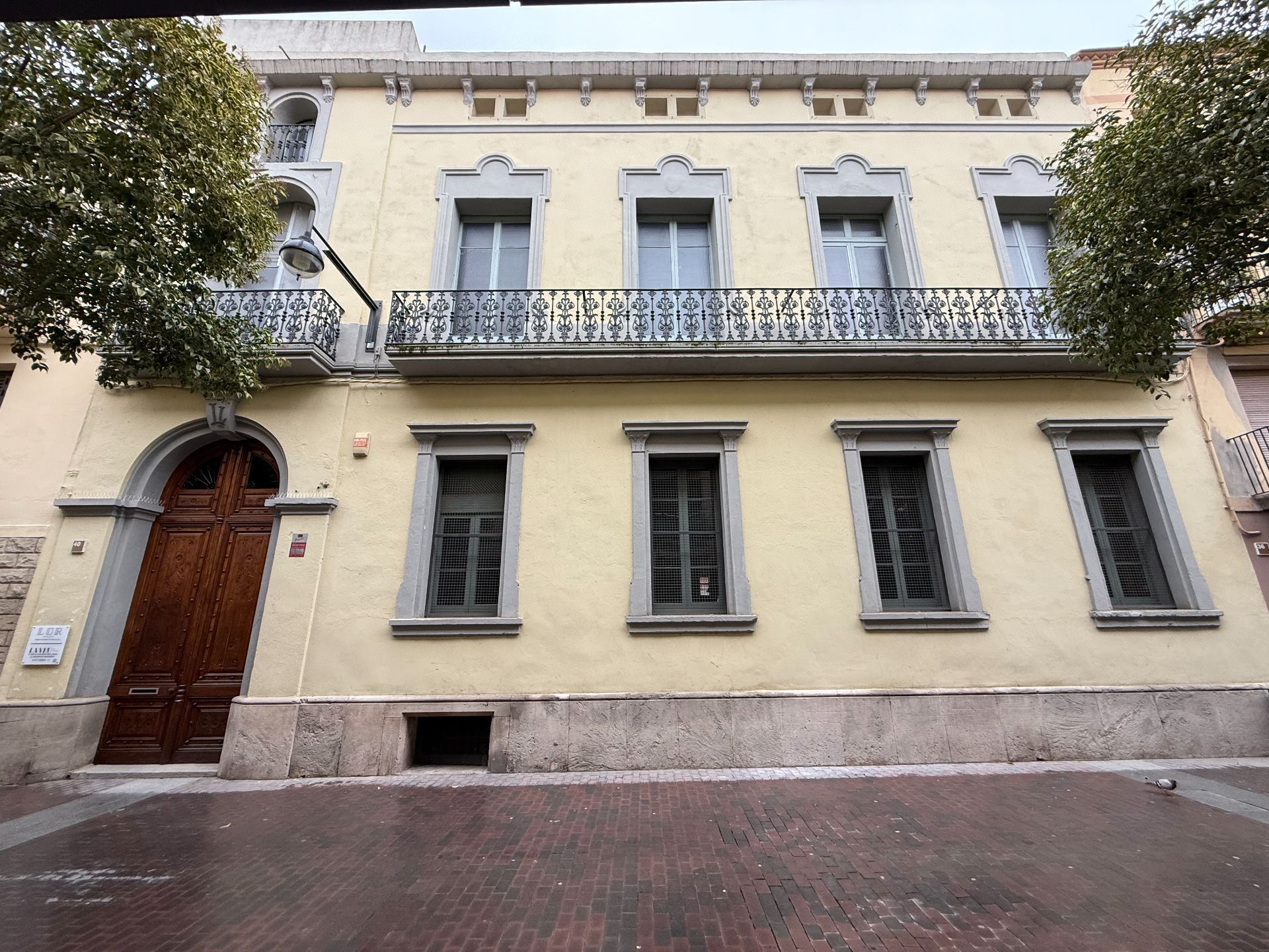 Building for sale in Retir, Centre