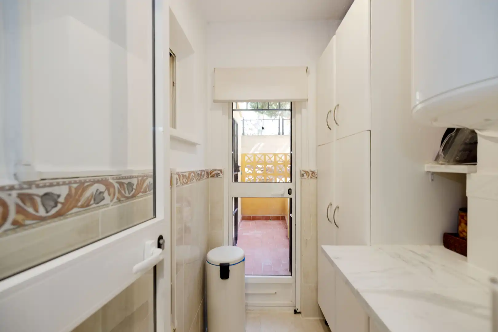 Baño de Planta baja en venta en Marbella con Terraza y Piscina comunitaria