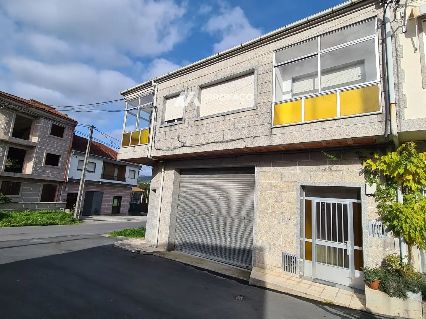 Exterior view of Detached homes for sale in O Carballiño    with Heating, Terrace and Furnished