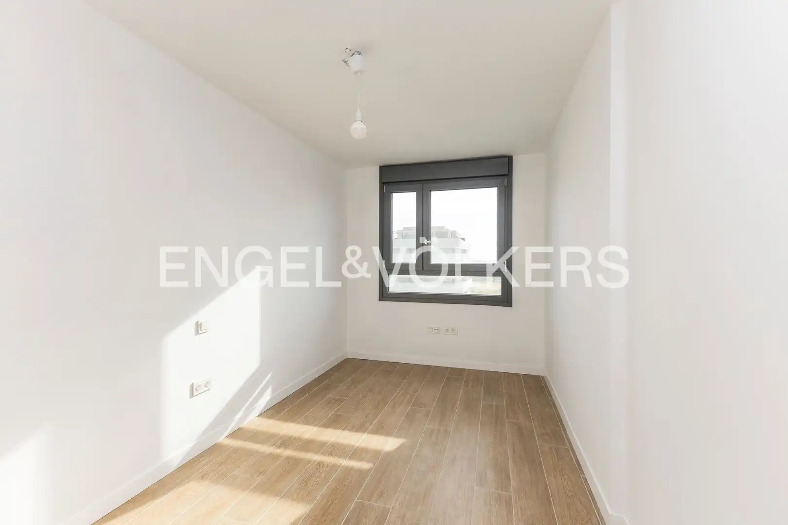 Bedroom of Flat for rent in Madrid  with Air Conditioner, Heating and Terrace