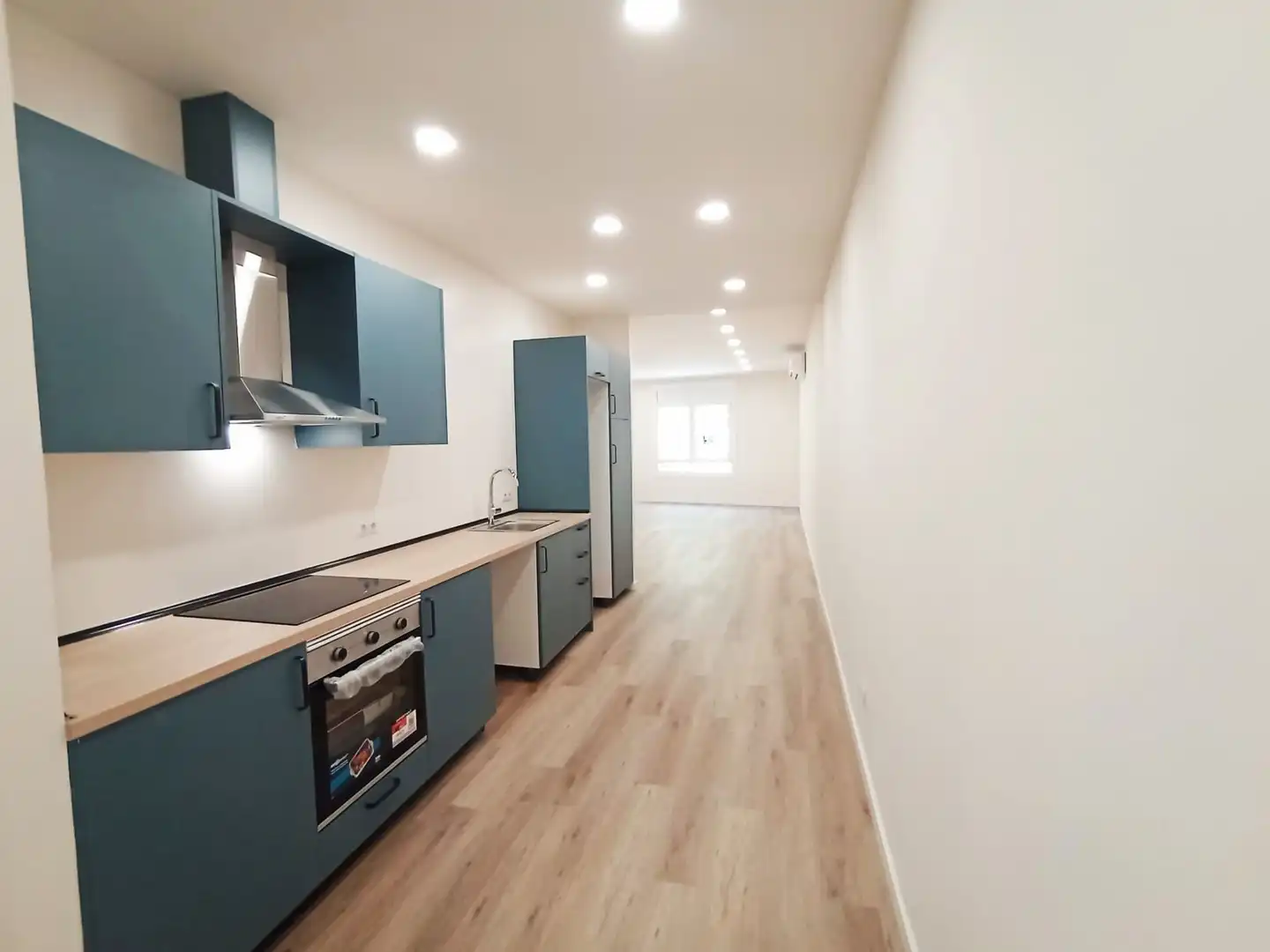 Cocina de Oficina de alquiler en Terrassa con Aire acondicionado y Calefacción