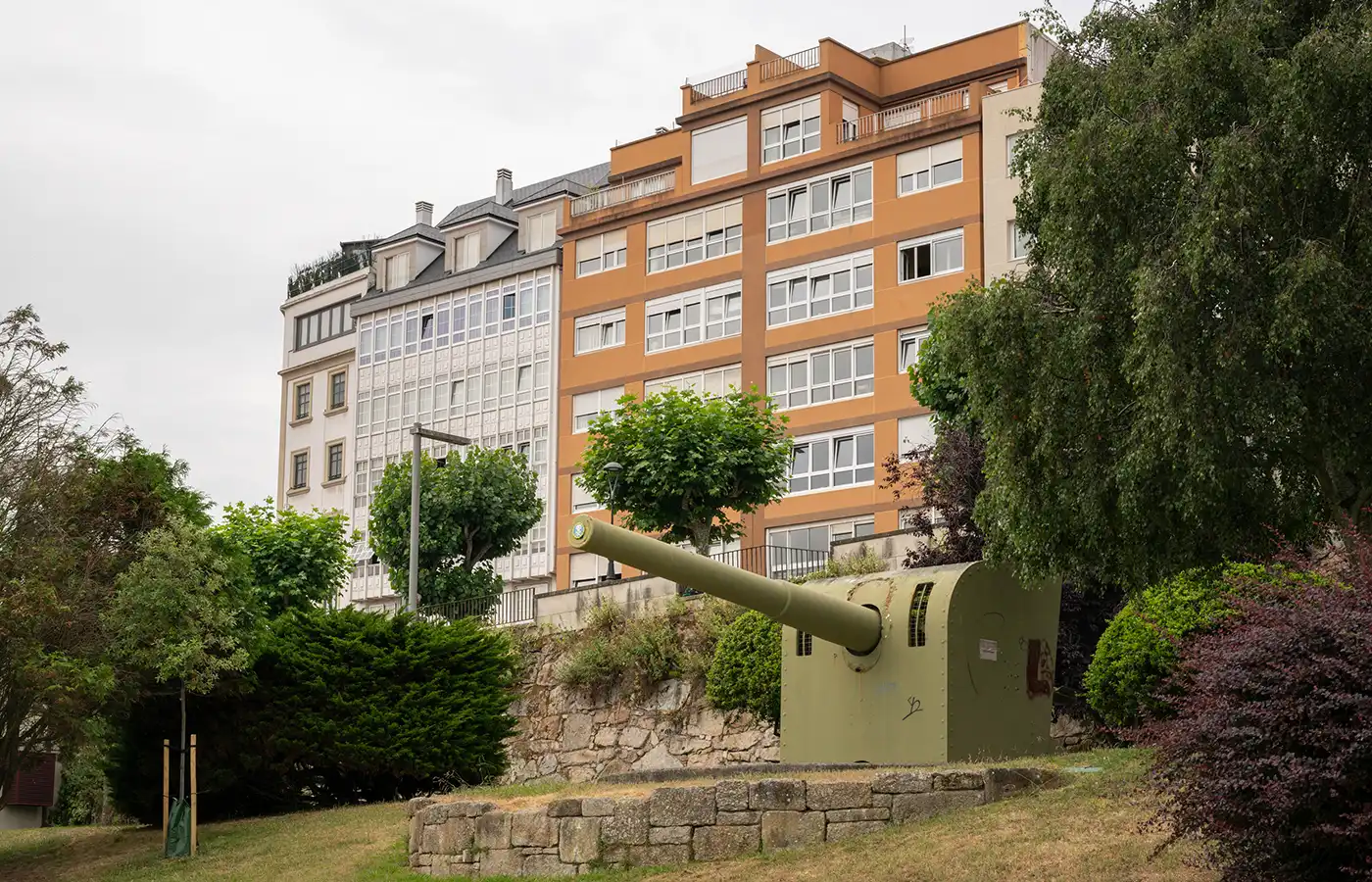 Außenansicht von Wohnung zum Verkauf in A Coruña Capital  mit Parkett, Möbliert und Ofen