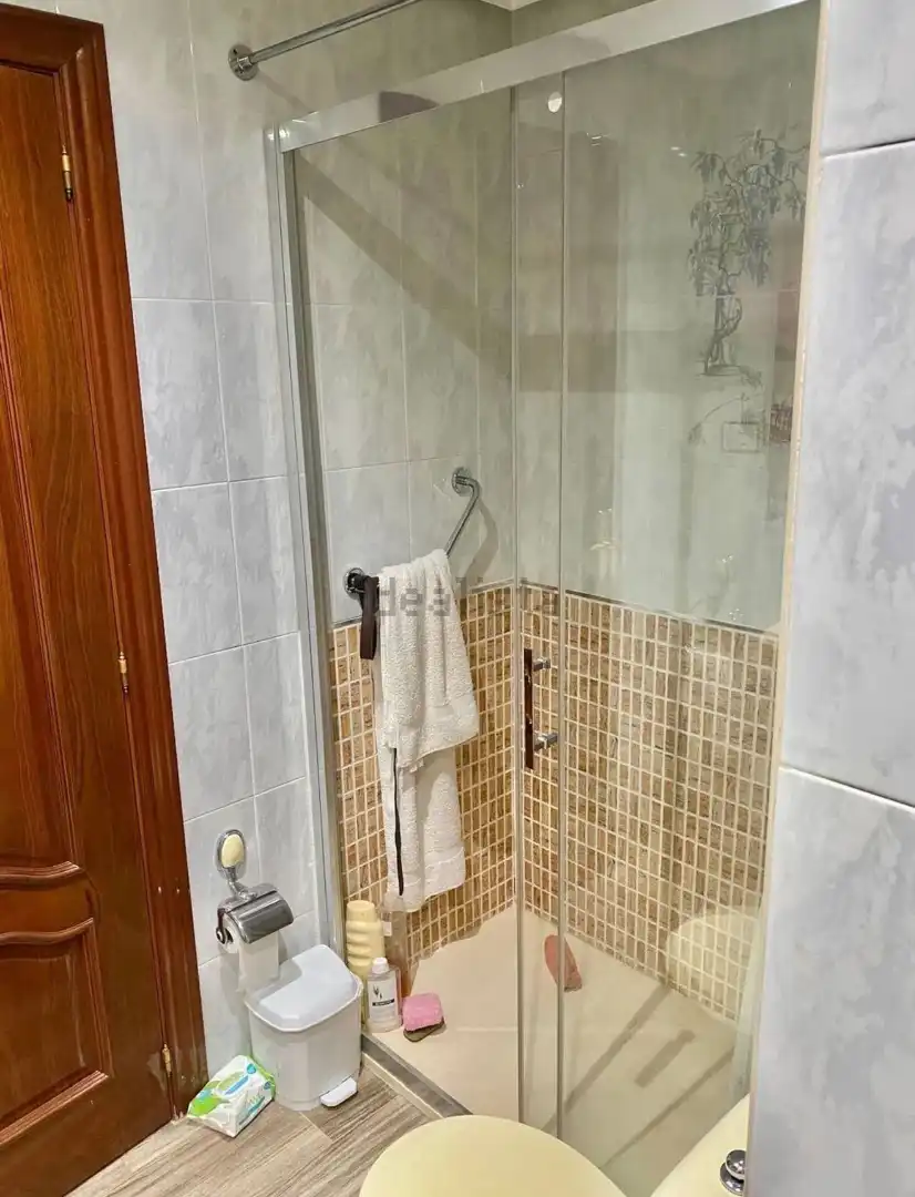 Bany de Pis en venda en Jaén amb Aire condicionat