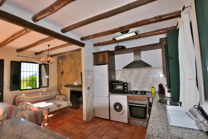 Cocina de Finca rústica en venta en Zahara con Aire acondicionado, Calefacción y Jardín privado