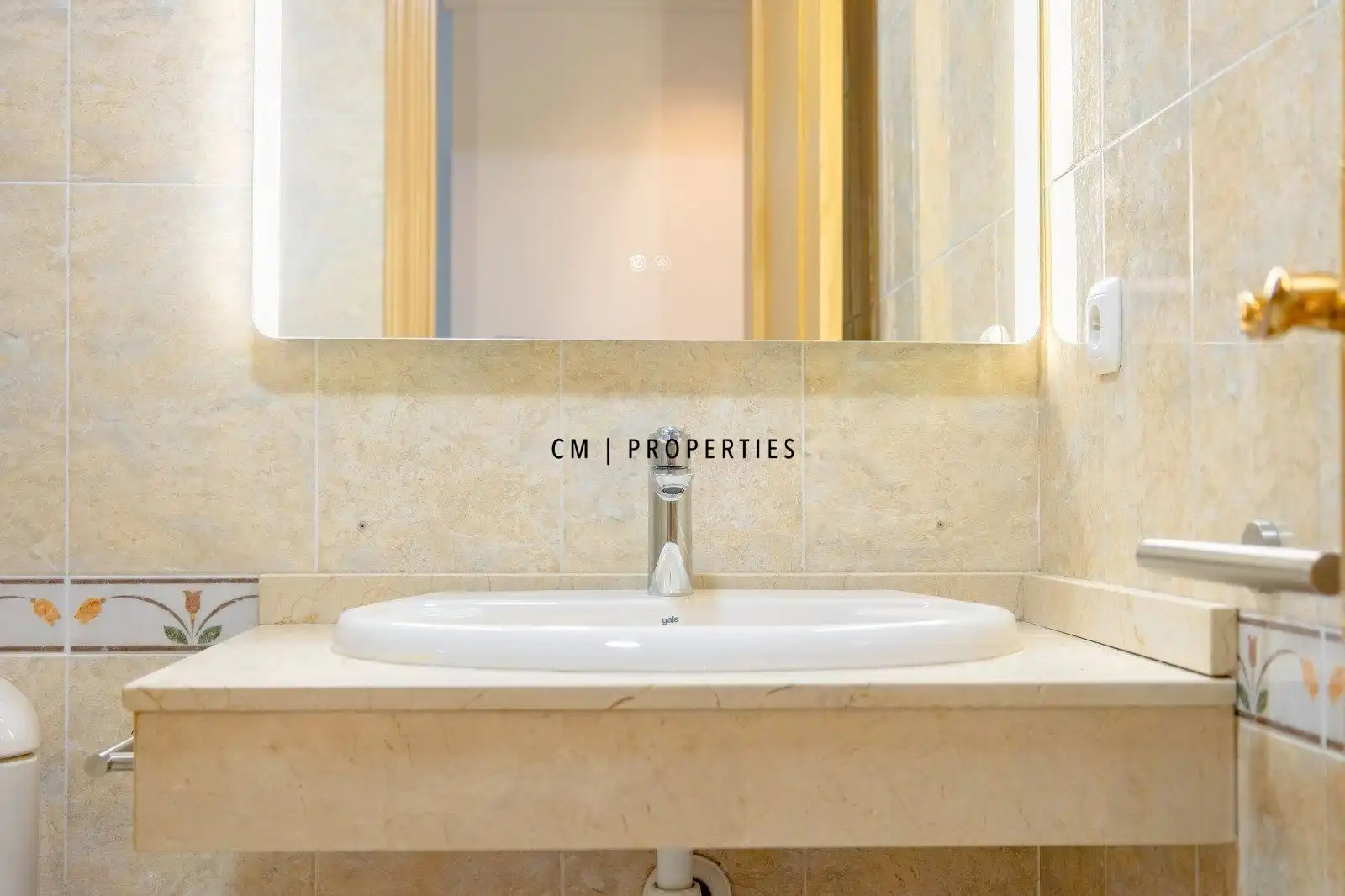 Bathroom of Flat for rent in Valencia  with Air Conditioner, Heating and Terrace