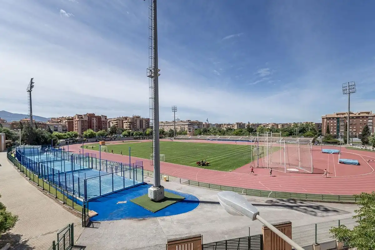 Vista exterior de Piso en venta en Granada con Aire acondicionado y Calefacción