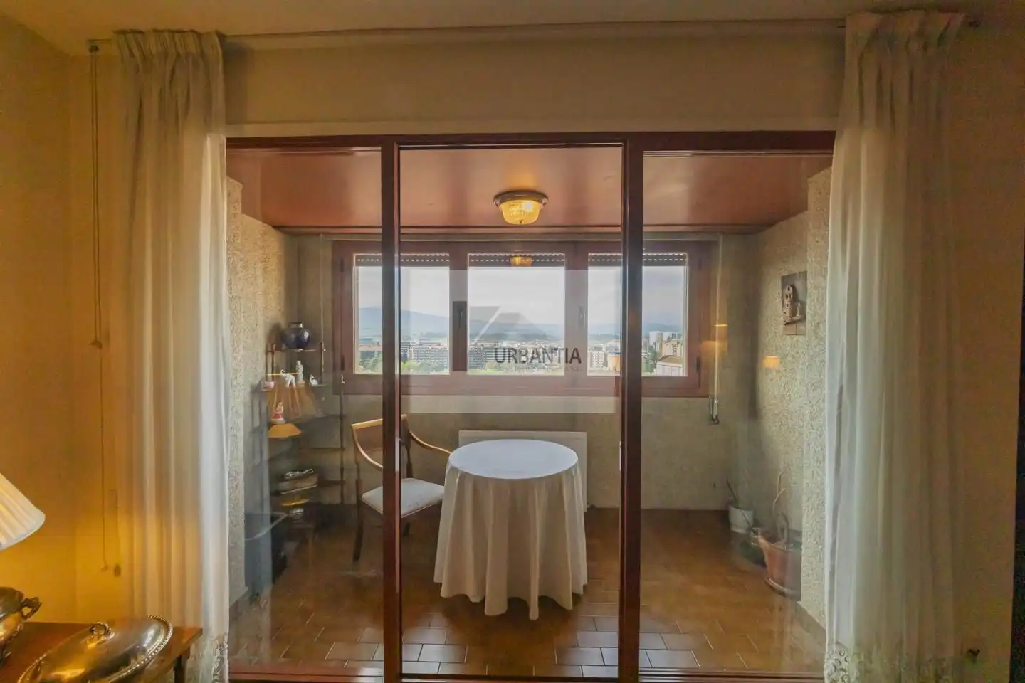 Comedor de Piso en venta en  Pamplona / Iruña con Calefacción, Parquet y Terraza