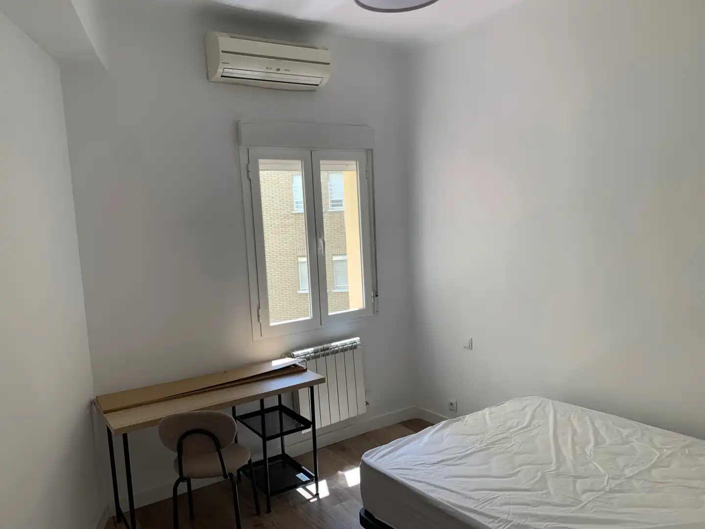 Bedroom of Flat for rent in Madrid  with Air Conditioner, Heating and Terrace
