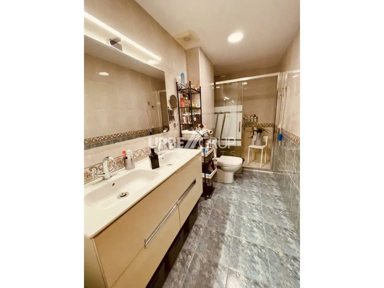 Badezimmer von Wohnung zum Verkauf in Terrassa mit Klimaanlage, Heizung und Privatgarten
