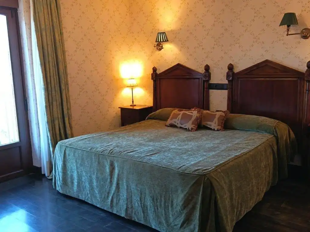 Bedroom of Buildings for sale in Navalonguilla