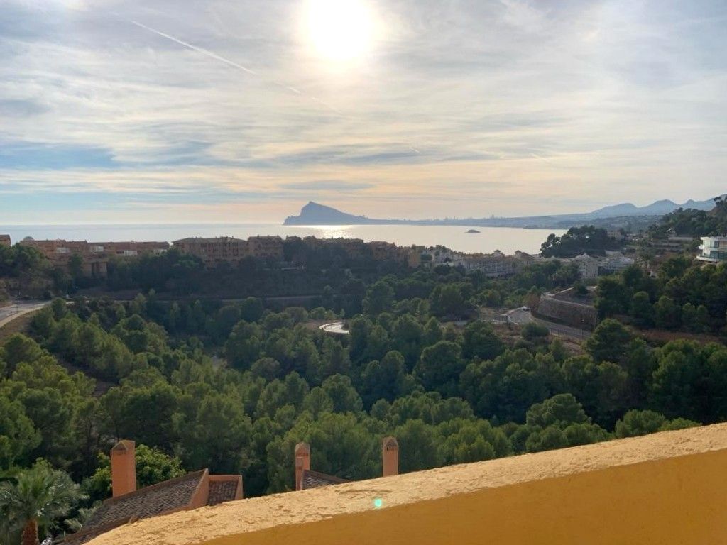 Vista exterior de Casa adosada de lloguer en Calpe / Calp amb Aire condicionat, Calefacció i Jardí privat