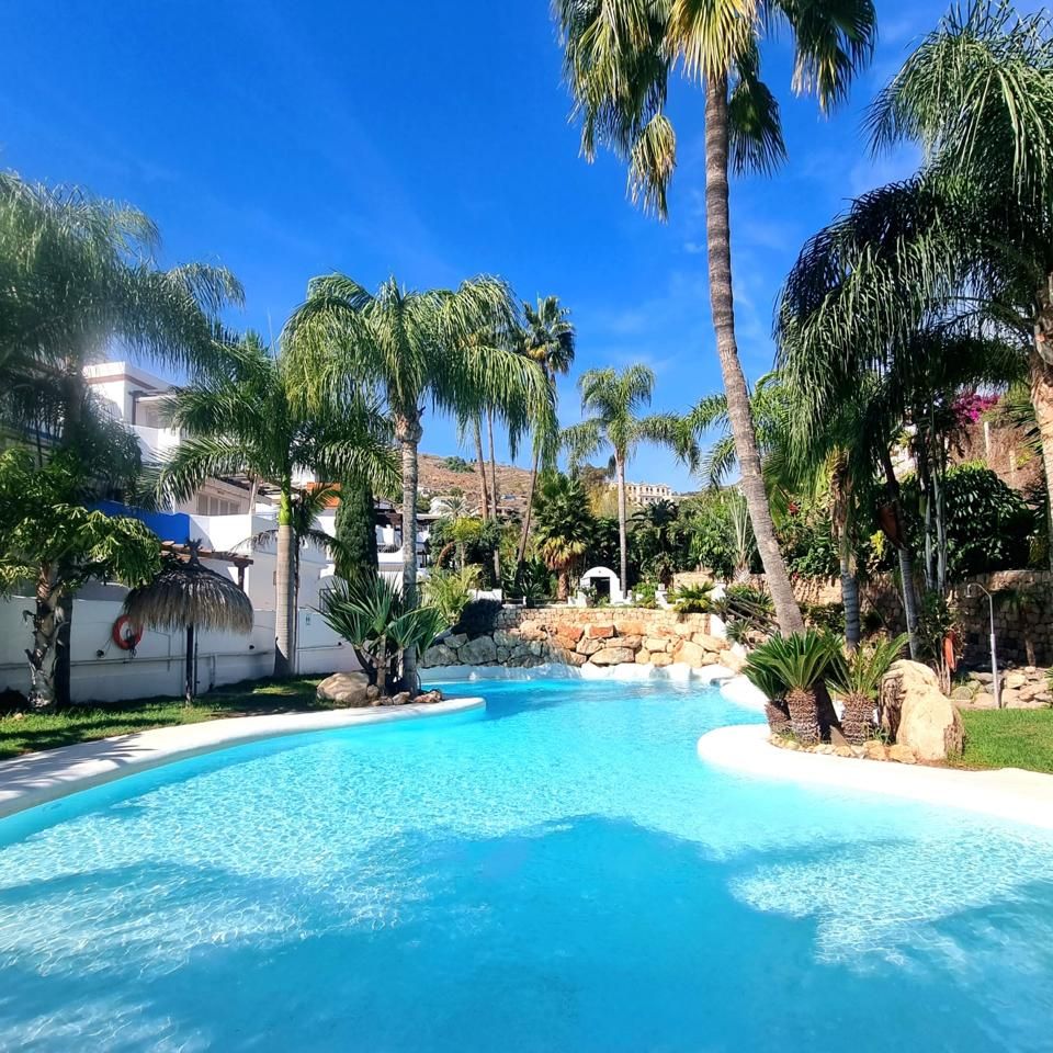 Exterior view of Apartment for sale in Almuñécar  with Air Conditioner, Terrace and Community pool