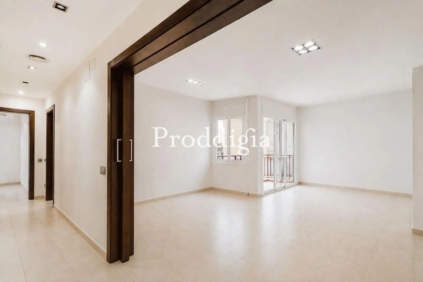Wohnung zum Verkauf in Barcelona mit Heizung, Terrasse und Schwimmbad