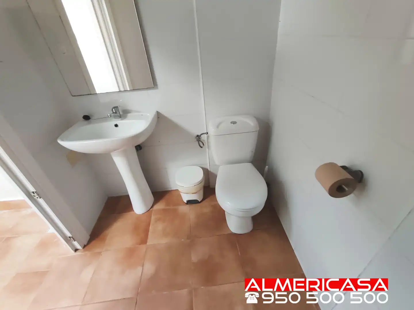 Baño de Casa adosada en venta en Almería con Jardín privado