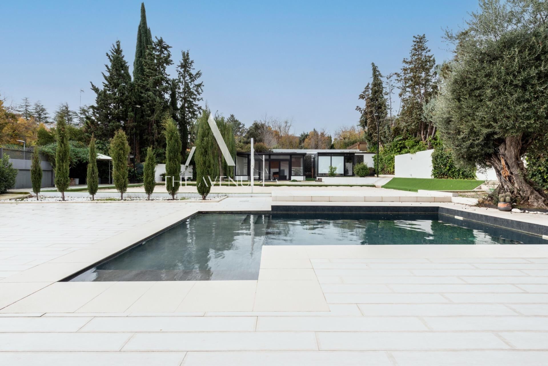 Piscina de Casa o xalet en venda en La Moraleja amb Aire condicionat, Calefacció i Jardí privat