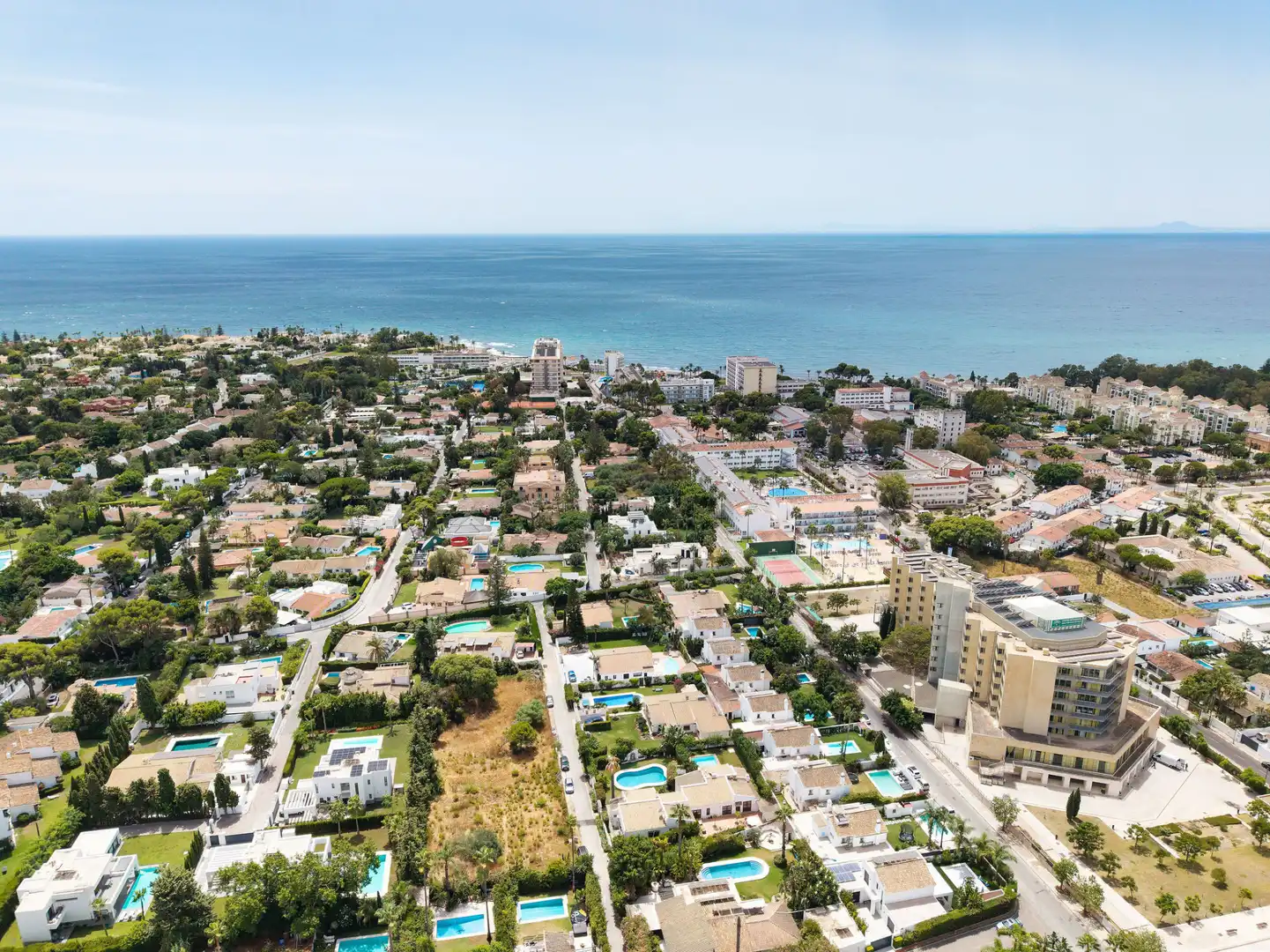 Vista exterior de Casa o chalet en venta en Estepona con Aire acondicionado, Jardín privado y Terraza