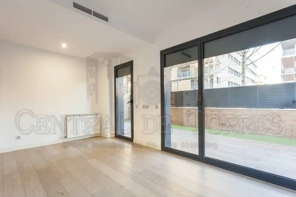 Ground floor for sale in Sant Cugat del Vallès  with Air Conditioner, Heating and Private garden