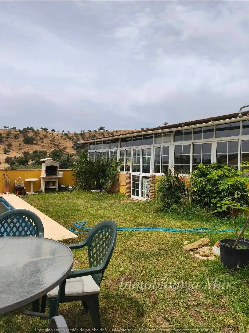 Vista exterior de Casa o xalet en venda en Coín amb Aire condicionat, Calefacció i Jardí privat