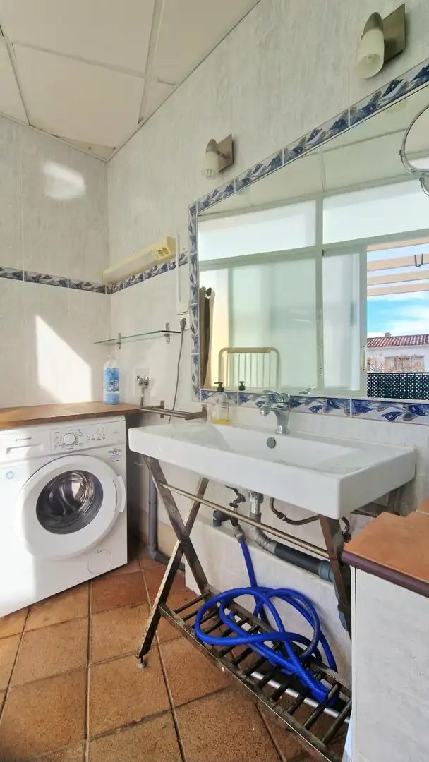 Bany de Àtic en venda en Fuengirola amb Aire condicionat, Calefacció i Jardí privat