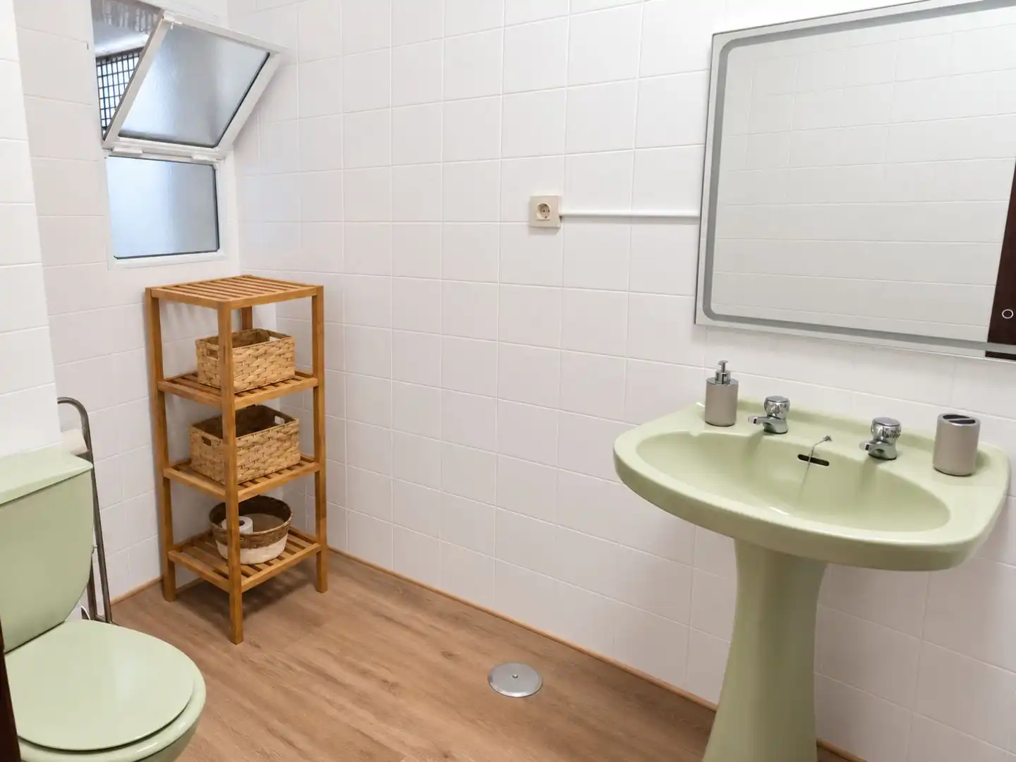 Bathroom of Flat for rent in Jaén  with Air Conditioner, Terrace and Furnished