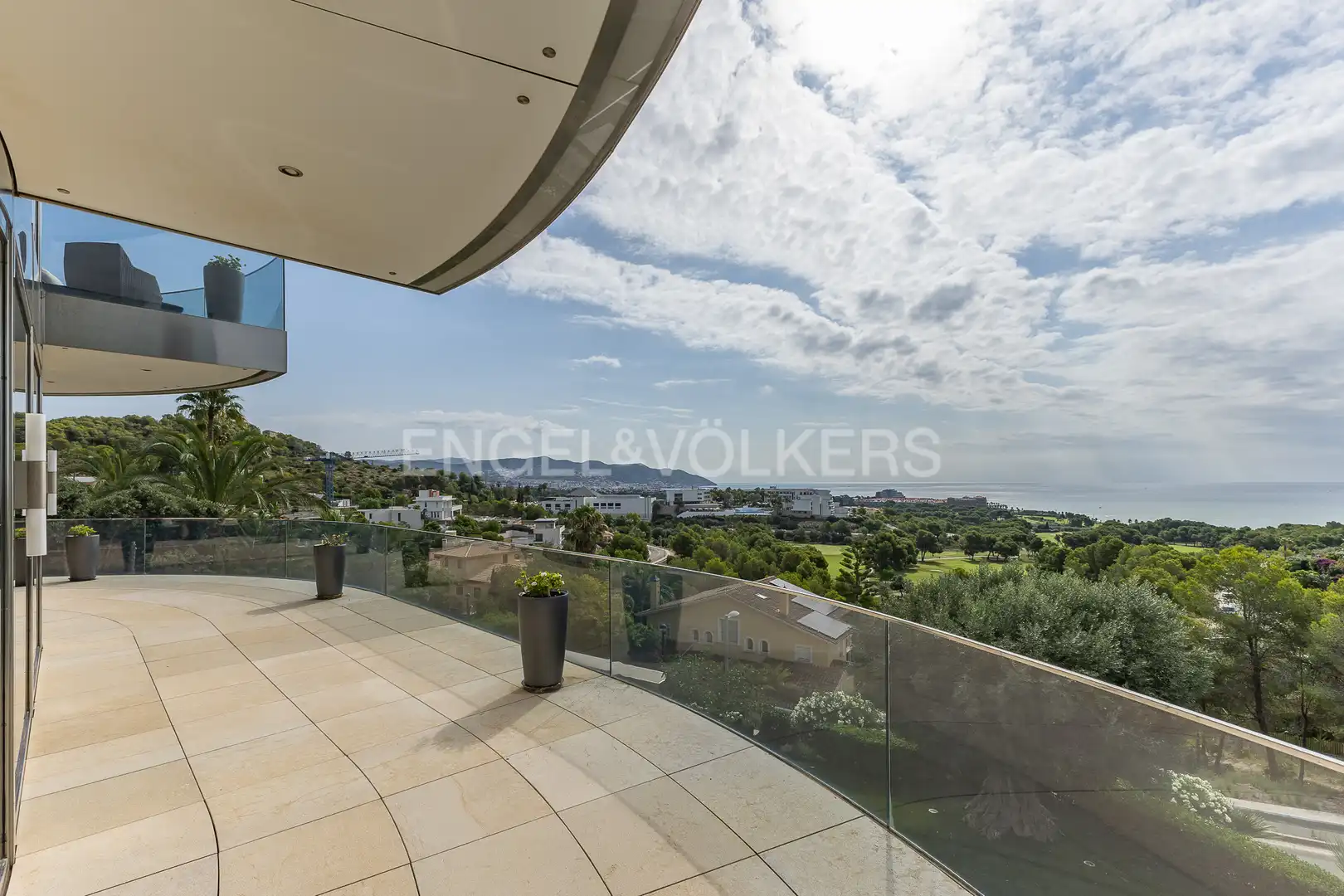 Vista exterior de Casa o xalet en venda en Sitges amb Aire condicionat, Calefacció i Jardí privat